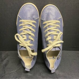 Sanuk Denim Blue Sneakers with Cream Laces. Womens size 10